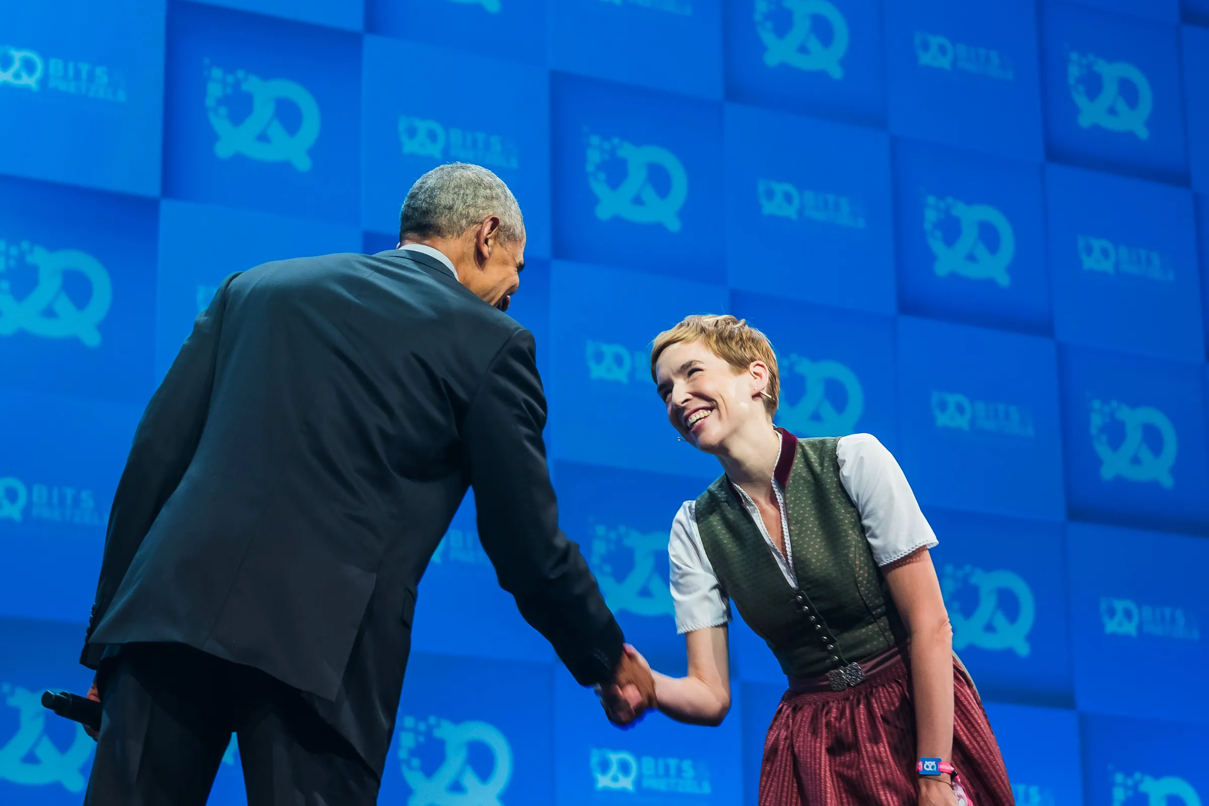 Bits & Pretzels 2019 - President Obama shaking hands with the session host